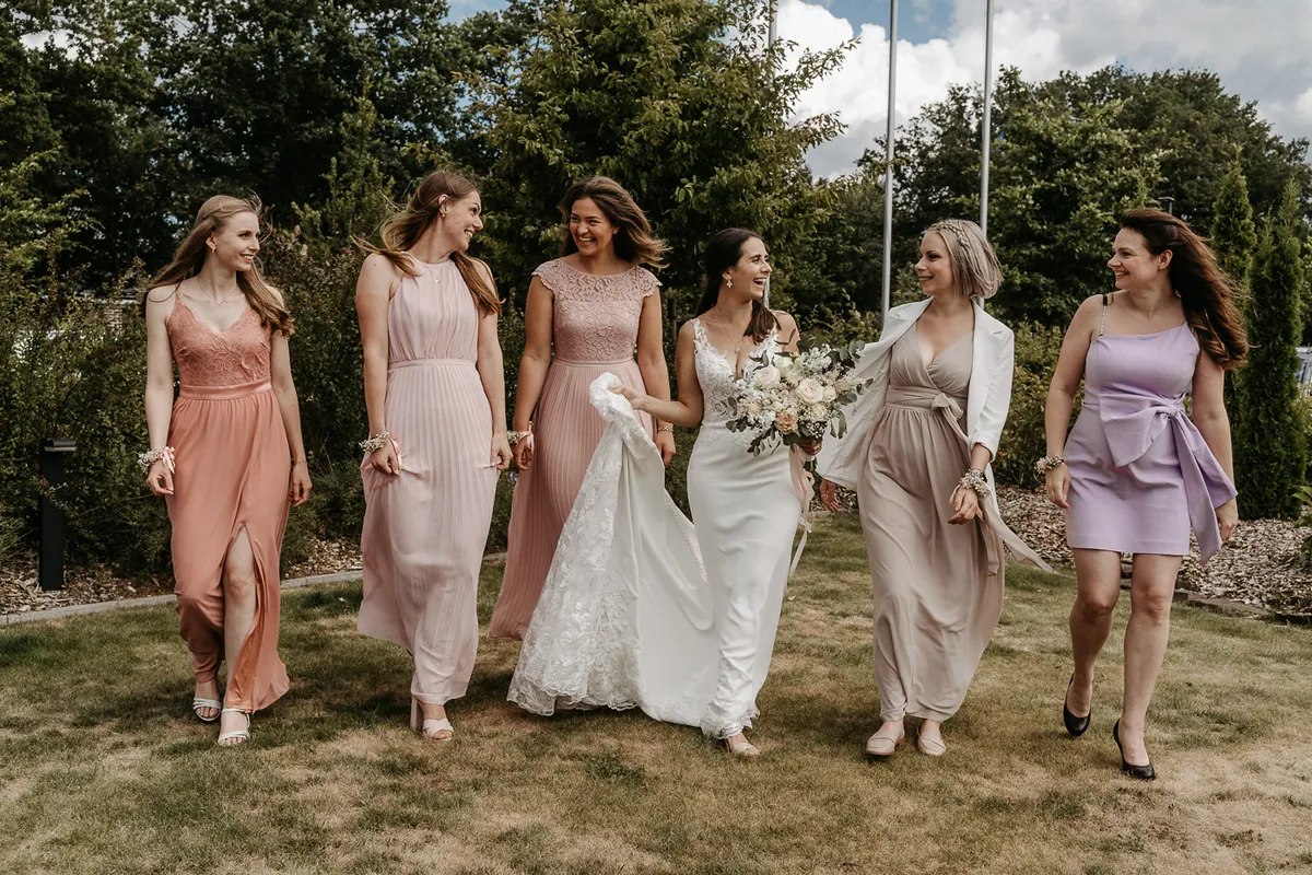 Jenny & Chris – Hochzeit im Patentkrug, Sektempfang (Bild 28 von 47)