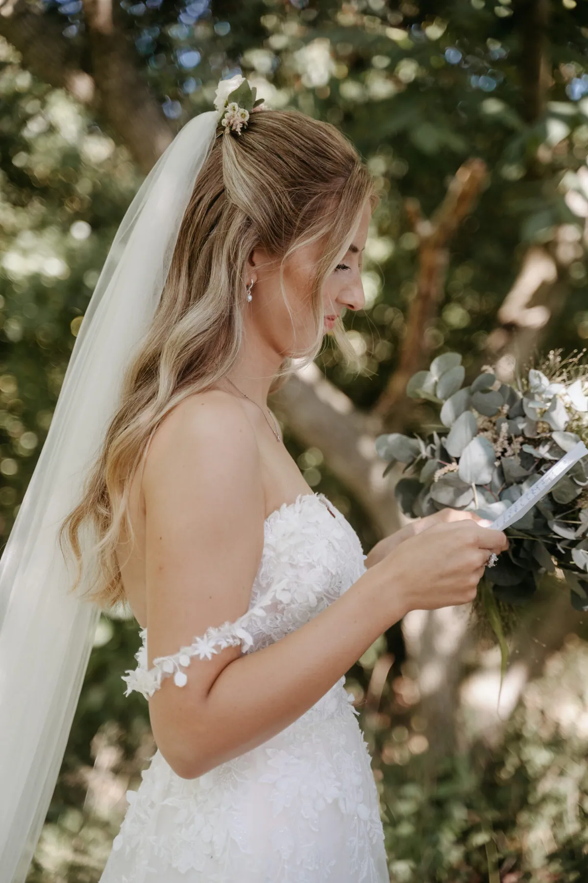 Maira & Luca – Freie Trauung im Grünen, First Look (Bild 15 von 44)