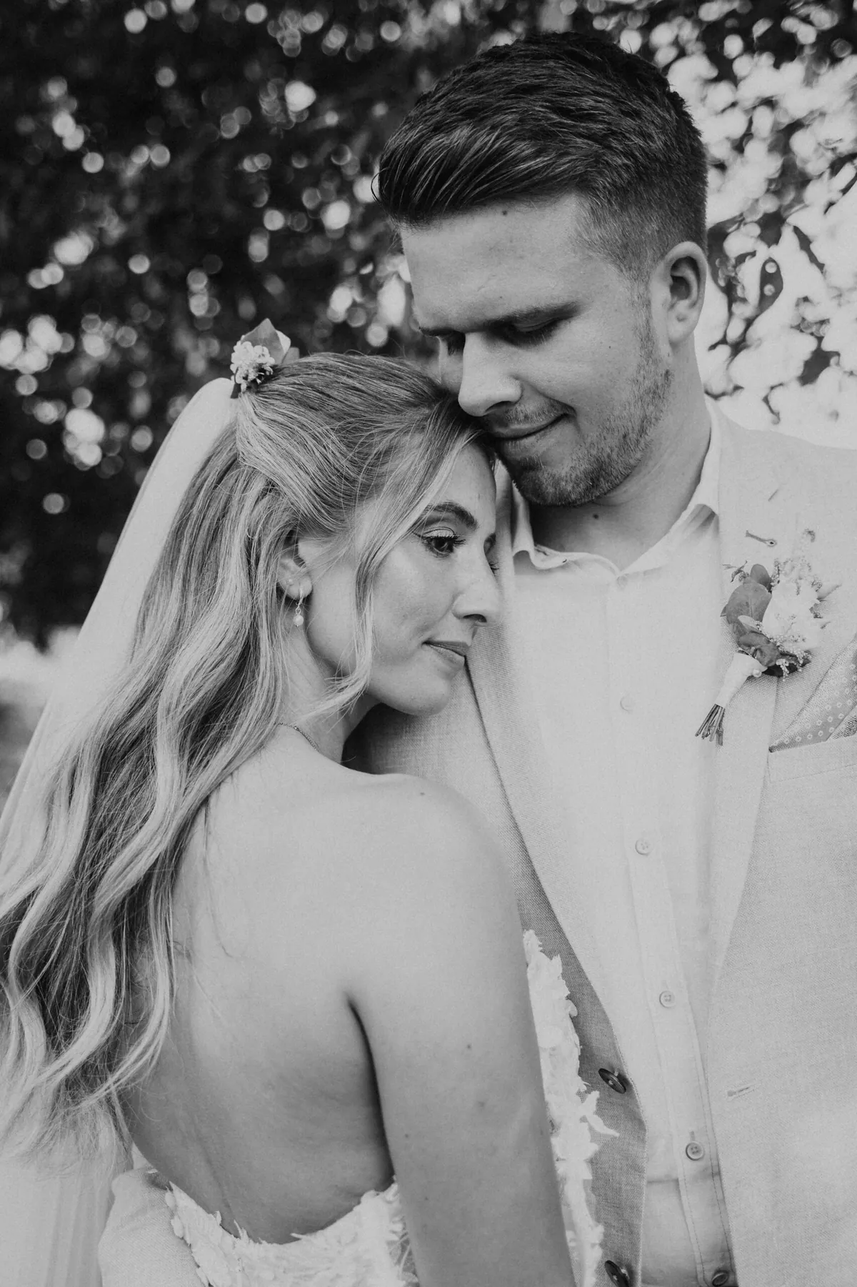 Maira & Luca – Freie Trauung im Grünen, First Look (Bild 19 von 44)