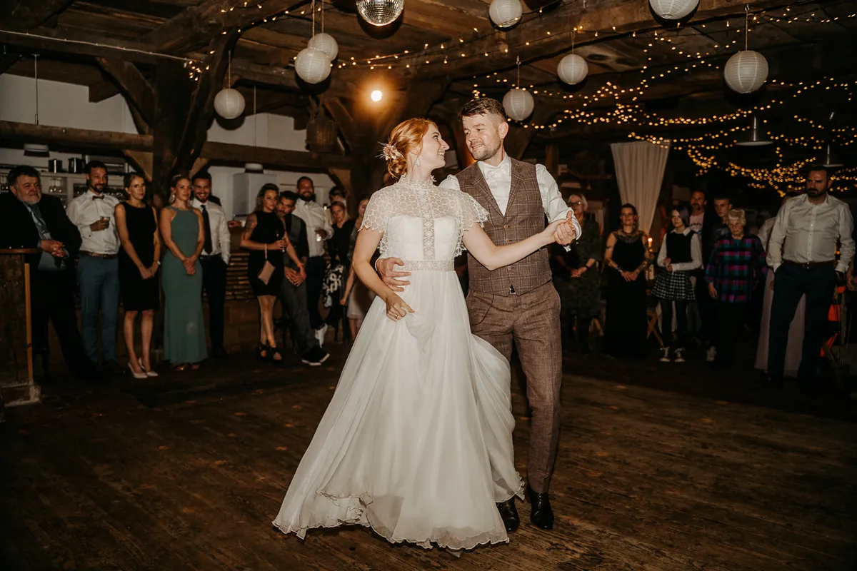 Nadin & Kai – Herbsthochzeit in der Scheune, Das Fest (Bild 44 von 45)